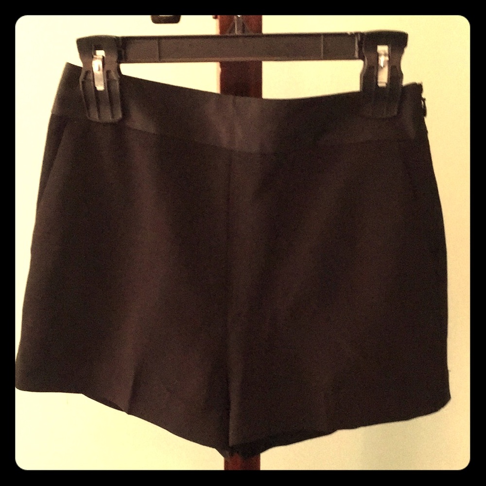 Black high waisted shorts with pockets
